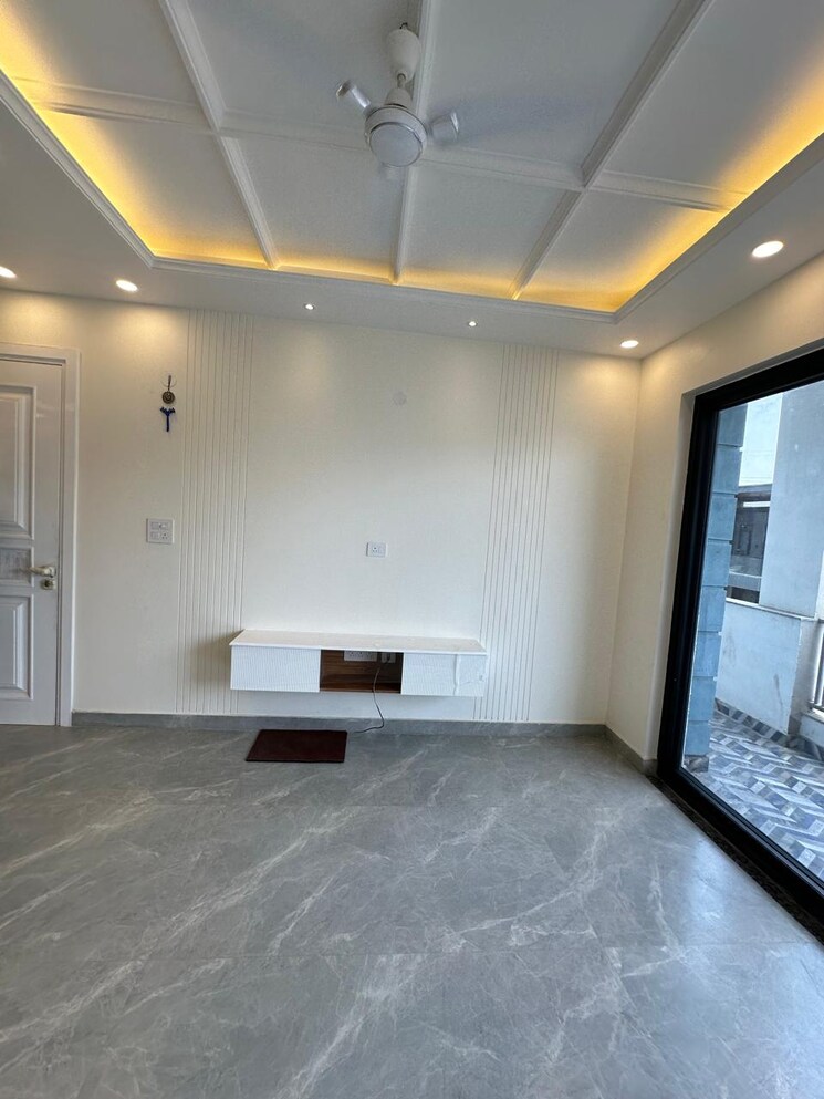 Room, bptp-eden-estate 3 Bedroom 250 Sq.Yd. Builder Floor In Sector 81 Faridabad 7132378