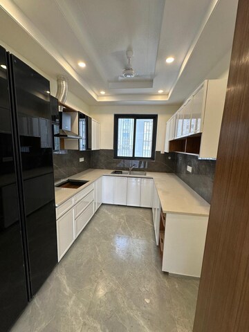 Kitchen in 3 BHK Builder Floor at BPTP Eden Estate, Sector 81 – for Sale