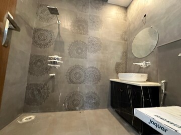Bathroom in 3 BHK Builder Floor at BPTP Eden Estate, Sector 81 – for Sale