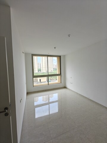 Room in 3 BHK Apartment at Hiranandani Estate, Ghodbunder Road – for Sale