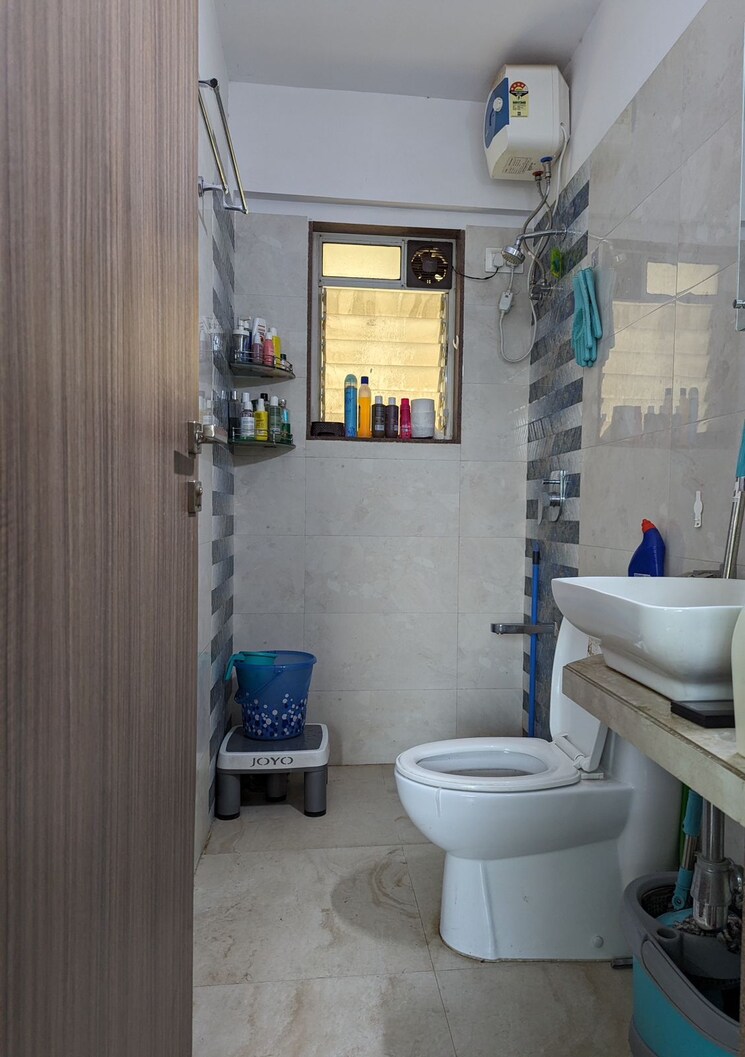 Bathroom, rutu-city 2 Bedroom 700 Sq.Ft. Apartment In Kasarvadavali Thane 7132553