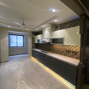 Kitchen in 4 BHK Builder Floor at Unitech South City 1, South City 1 – for Sale