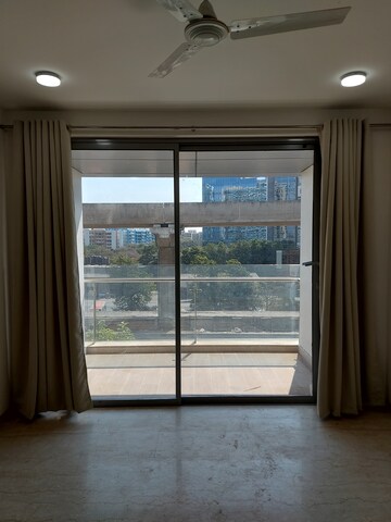Room in 3 BHK Apartment at Ekta Tripolis, Goregaon West – for Sale