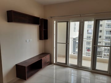Room in 2.5 BHK Apartment at Shriram Luxor, Hennur Road – for Sale