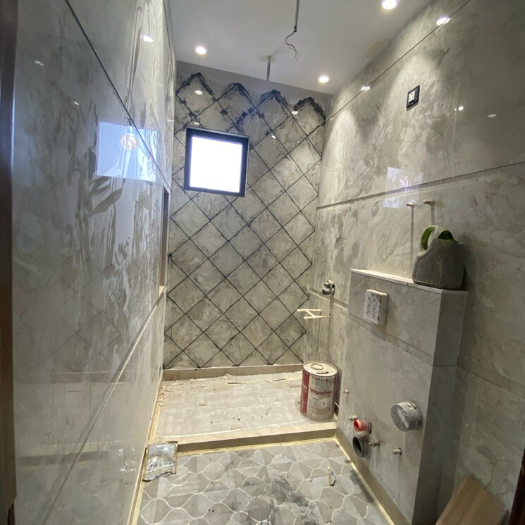 Bathroom, peera garhi 3 Bedroom 1800 Sq.Ft. Builder Floor In Peera Garhi Delhi 7133196