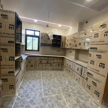 Parking in 3 BHK Builder Floor at Pira Garhi – for Sale