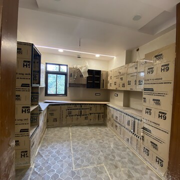 Parking in 3 BHK Builder Floor at Pira Garhi – for Sale