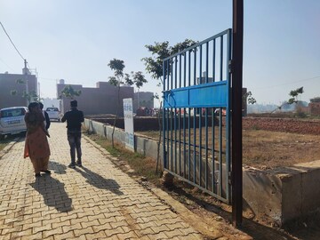  Plot For Sale in Loni Dehat