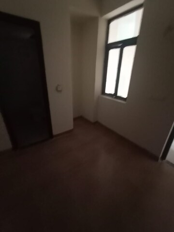 Room in 2 BHK Apartment at Amolik Heights, Sector 88 – for Sale