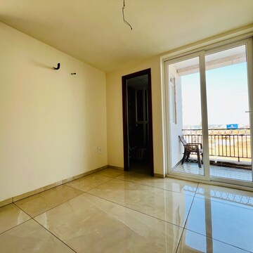 Room in 3 BHK Builder Floor at Aerocity – for Sale