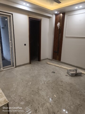 Room in 3 BHK Builder Floor at SAS Tower, Sector 38 – for Sale