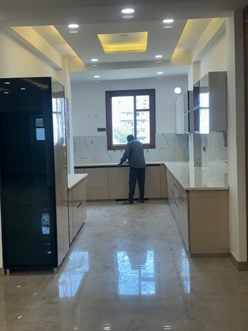 Kitchen in 3 BHK Builder Floor at BPTP Eden Estate, Sector 81 – for Sale