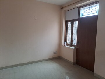Room in 3.5 BHK Builder Floor at Orchid Island, Sector 51 – for Sale