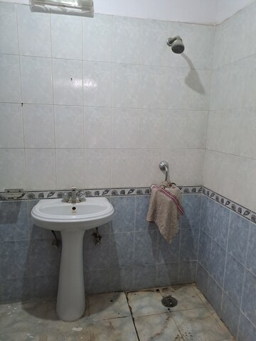 Bathroom in 3.5 BHK Builder Floor at Orchid Island, Sector 51 – for Sale