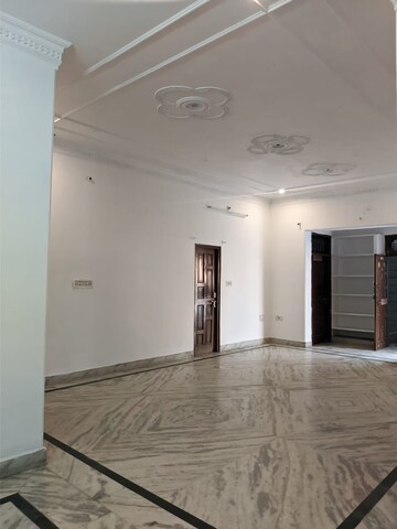 Room in 2 BHK Independent House at Deva Road – for Sale