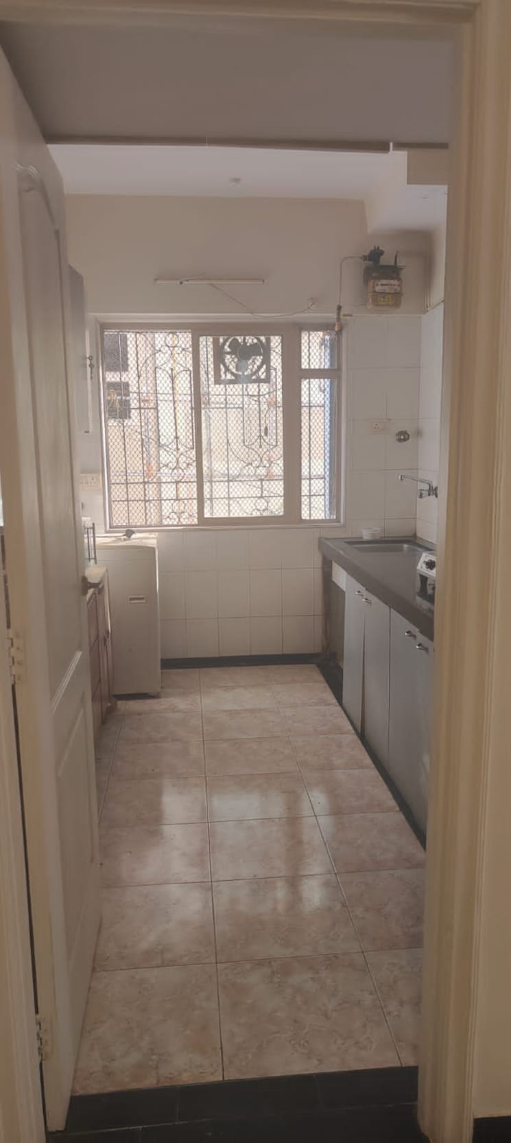 Bathroom, shikha-apartment 3 Bedroom 1100 Sq.Ft. Apartment In Pali Hill Mumbai 7140022