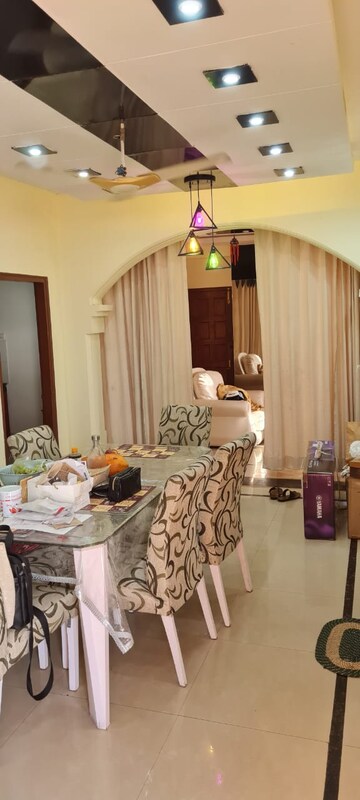 Living Room in 2.5 BHK Apartment at Gomti Nagar – for Sale