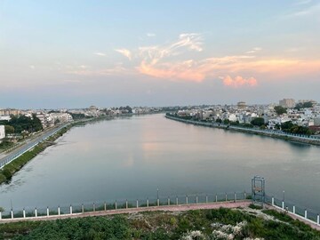 2.5 BHK Apartment For Sale in Gomti Nagar