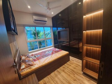Bedroom in 4 BHK Apartment at Oberoi Realty Esquire, Goregaon East – for Sale