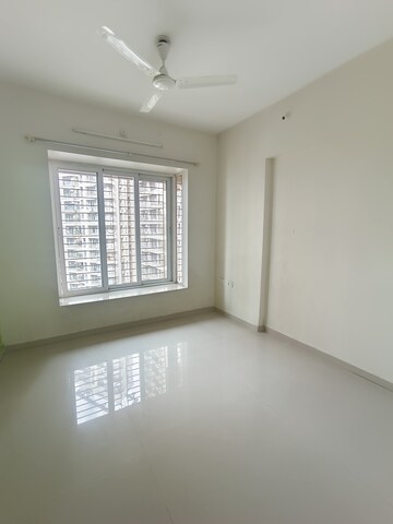 Room in 3 BHK Apartment at Dosti Imperia Phase I, Ghodbunder Road – for Sale