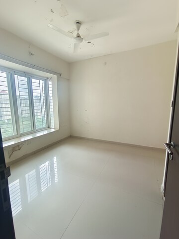 Room in 3 BHK Apartment at Dosti Imperia Phase I, Ghodbunder Road – for Sale