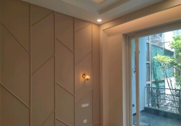Building Lobby in 3 BHK Builder Floor at Ansal Sushant Lok I, Sector 43 – for Sale