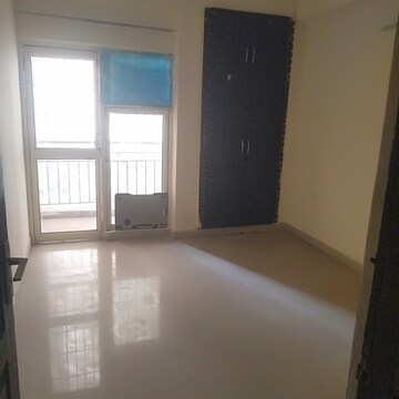 Room in 3.5 BHK Apartment at Aims Golf City, Sector 75 – for Sale