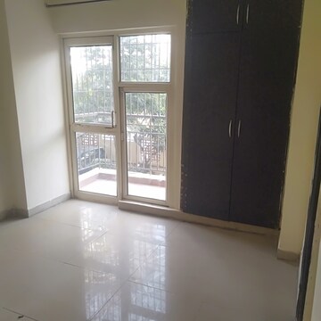 Room in 3.5 BHK Apartment at Aims Golf City, Sector 75 – for Sale