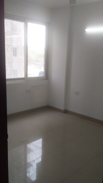 Room in 2 BHK Apartment at MGH Mulberry County, Sector 70 – for Sale