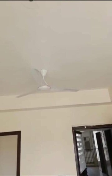 Room in 3 BHK Apartment at Sector 16 Yamuna Expressway – for Sale