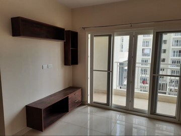 Room in 2 BHK Apartment at Shriram Luxor, Hennur Road – for Sale