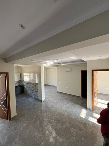 Room in 5 BHK Villa at Mussoorie Road – for Sale