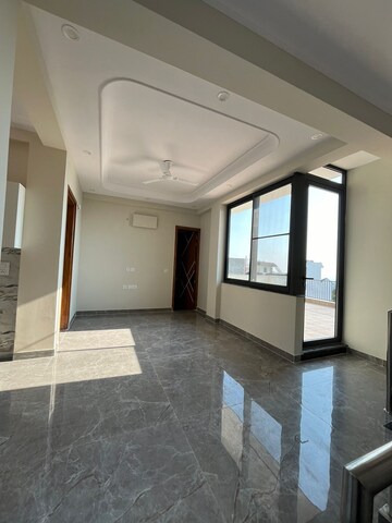 Building Lobby in 5 BHK Villa at Mussoorie Road – for Sale