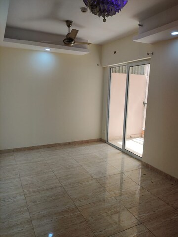 Room in 2 BHK Apartment at Proview Laboni, Dundahera – for Sale