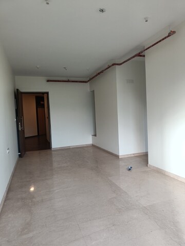Room in 2 BHK Apartment at Kalpataru Paramount, Kapur Bawdi – for Sale