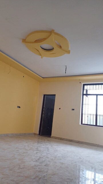 Room in 2 BHK Independent House at Wazirganj – for Sale