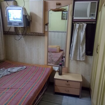Room in 2 BHK Apartment at Dahisar East – for Sale