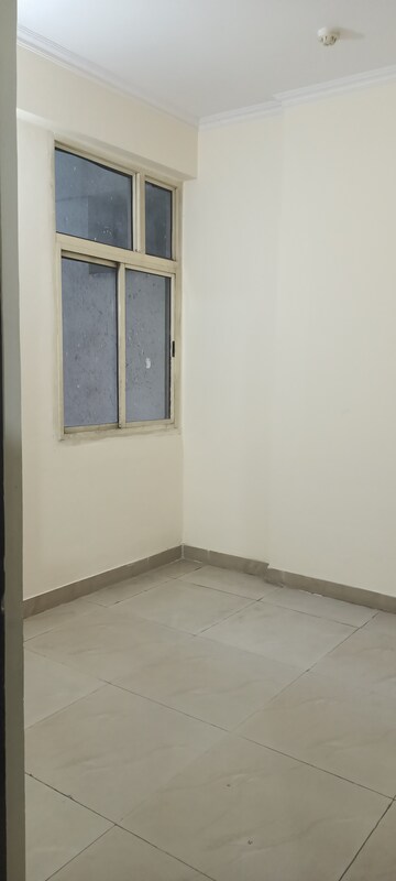Room in 2 BHK Apartment at Ajnara Gen X, Dundahera – for Sale