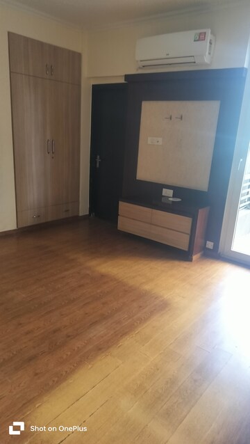 Room in 3 BHK Apartment at Tulip Yellow, Sector 69 – for Sale