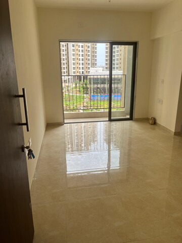 Room in 1 BHK Apartment at Sunteck Maxxworld, Naigaon East – for Sale