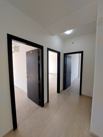 Room in 3 BHK Apartment at Oberoi Elysian Tower A, Goregaon East – for Sale