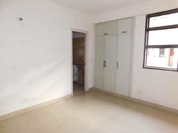 Room in 2 BHK Apartment at Eldeco Mystic Greens, Omicron I Greater Noida – for Sale