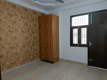 Room in 3 BHK Builder Floor at Vasundhara Sector 1 – for Sale