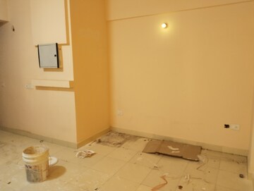 Room in 2 BHK Apartment at OP Floridaa, Sector 82 – for Sale