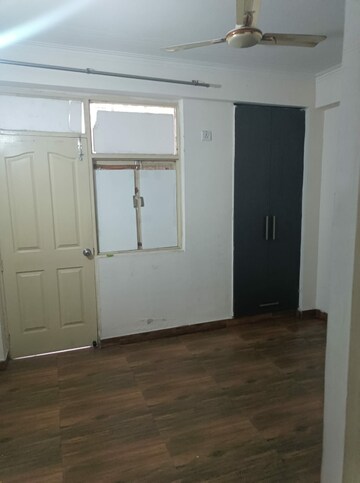 Room in 2.5 BHK Apartment at SVP Gulmohur Greens, Mohan Nagar – for Sale