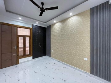 Master Bedroom in 4 BHK Builder Floor at Green Fields Colony – for Sale