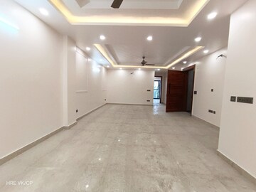 Room in 4 BHK Builder Floor at Vasant Kunj – for Sale