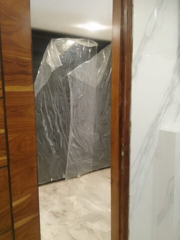 Bathroom in 3 BHK Builder Floor at DLF Royale Residences, Dlf Phase I – for Sale