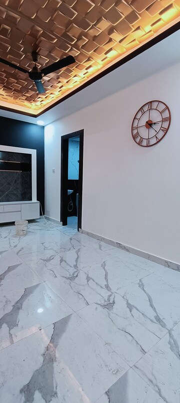 Room in 1 BHK Builder Floor at Sector 73 – for Sale
