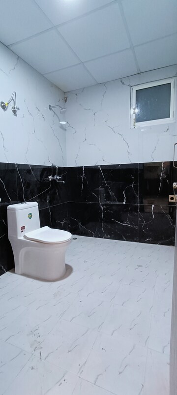 Master Bedroom in 1 BHK Builder Floor at Sector 73 – for Sale